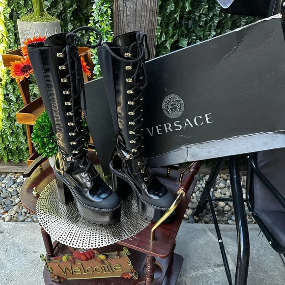 Stunning Versace Medusa Boots 💕 - Picture 6 of 16